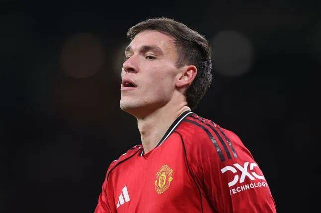 Manchester United chiêu mộ Manuel Ugarte