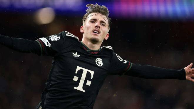 Lennart Karl "thả thính" Real Madrid