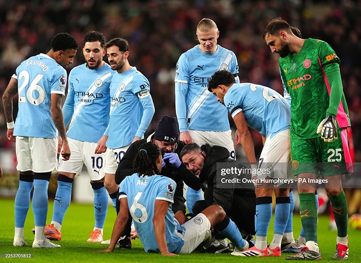 Man City gặp nhiều khó khăn trước Sunderland